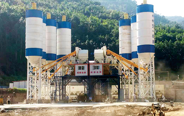 中交一航局玉磨铁路双HZS90站